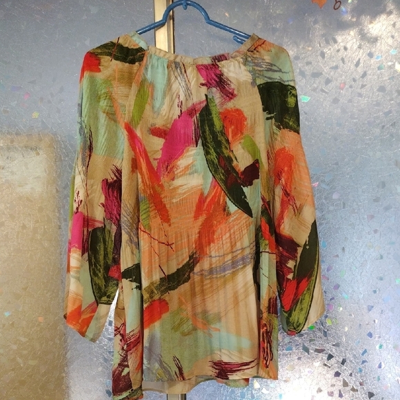 Multicolor Abstract Women's Top - Picture 9 of 9